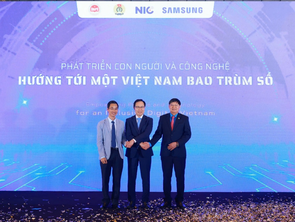 Samsung nỗ lực thúc đẩy bao trùm số tại Việt Nam - 4 Samsung nỗ lực thúc đẩy bao trùm số tại Việt Nam - 4