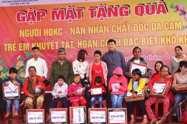 Báo Dân trí mang "Xuân ấm" đến với người nghèo tỉnh Gia Lai