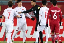 Trọng tài gây tranh cãi điều khiển trận Việt Nam - Iran