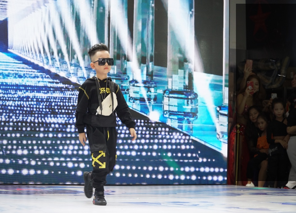 Nguyễn Huy Việt giành ngôi Quán quân mẫu nhí Model kid Vietnam 2019 - 8 Nguyễn Huy Việt giành ngôi Quán quân mẫu nhí Model kid Vietnam 2019 - 8