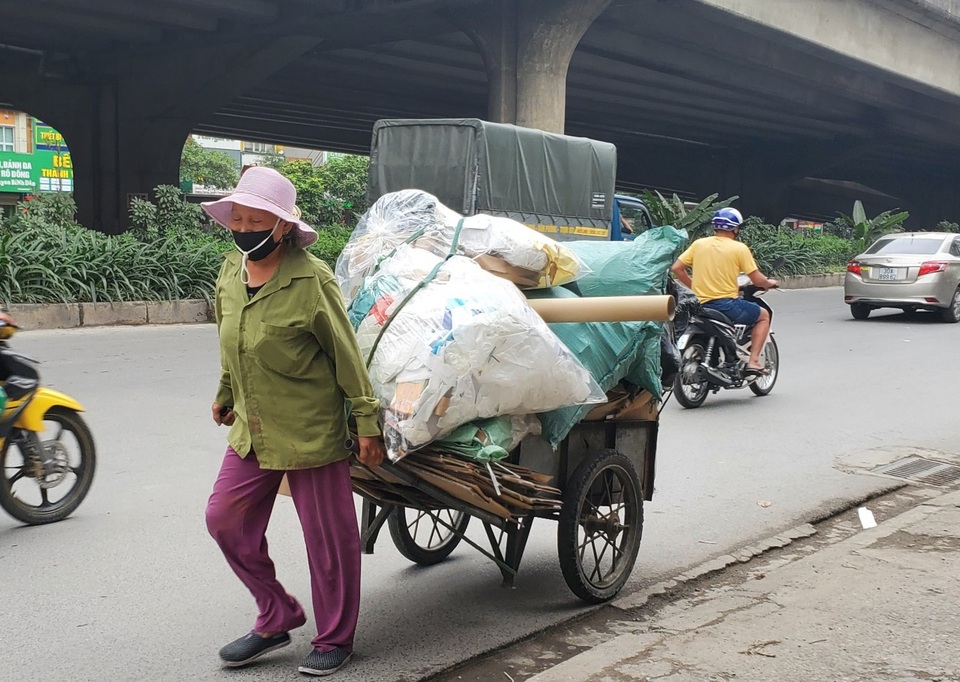 Lao động ngoại tỉnh: Những lát cắt không thể thiếu nơi phố thị - 7 Lao động ngoại tỉnh: Những lát cắt không thể thiếu nơi phố thị - 7