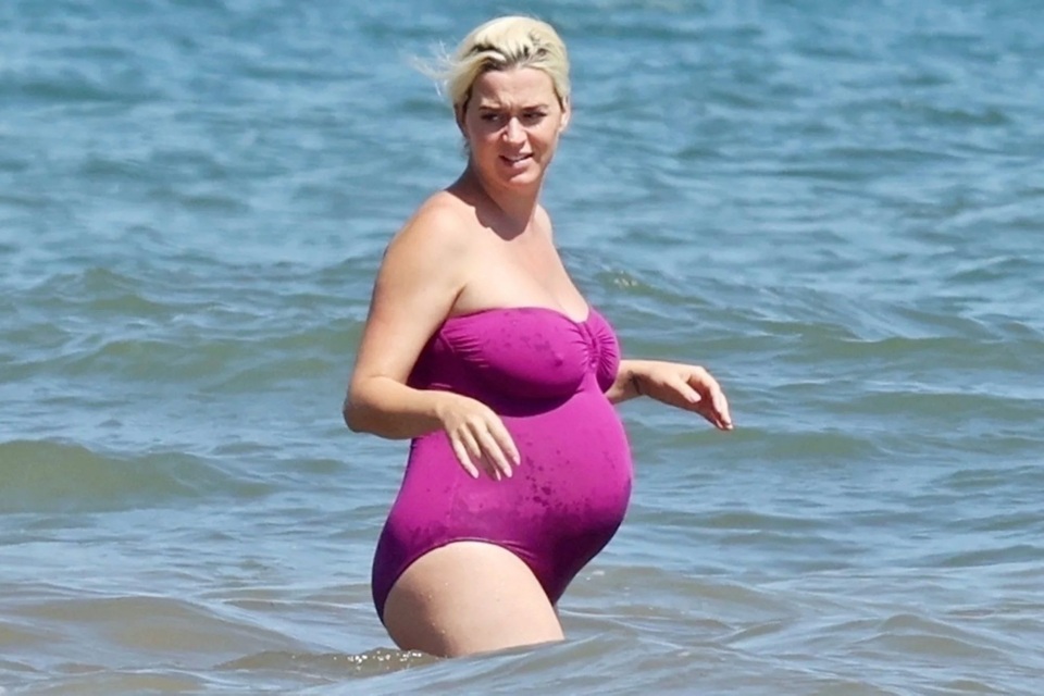 Katy Perry shows off her plump figure after giving birth - 6