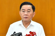 Bộ Chính trị: Cán bộ, đảng viên thấy đúng phải bảo vệ, sai phải đấu tranh