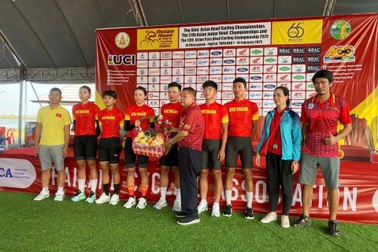 Sau sự cố cháy xe, xe đạp Việt Nam khởi đầu không như ý ở giải châu Á