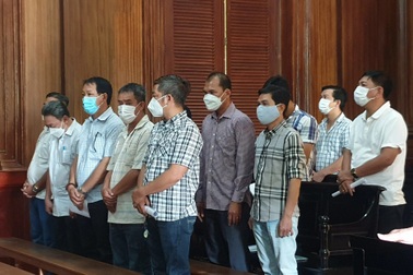 Hoãn phiên tòa xử cựu đội phó cảnh sát hình sự "bảo kê" đánh bạc