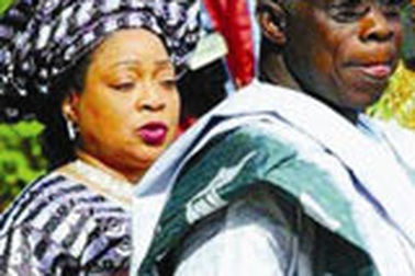 Đệ nhất phu nhân Nigeria chết vì giải phẫu thẩm mỹ