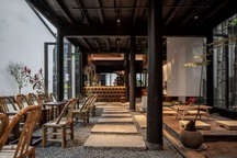 Quán cà phê phong cách hoài cổ, có vườn cây "chọc trời" đẹp lạ