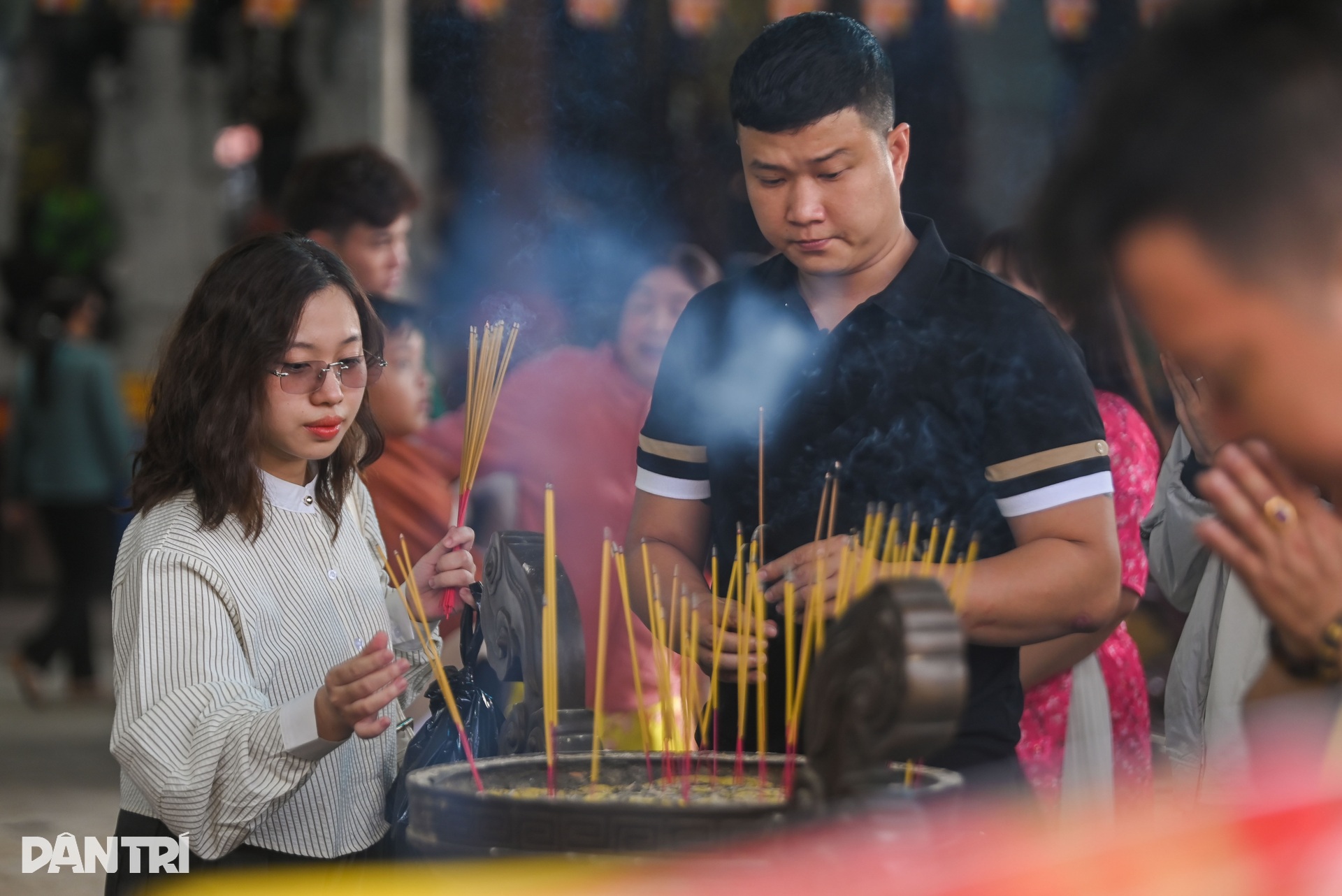 Người dân vượt sông và đi hơn 100km để đến chùa ở TPHCM - 6 Người dân vượt sông và đi hơn 100km để đến chùa ở TPHCM - 6