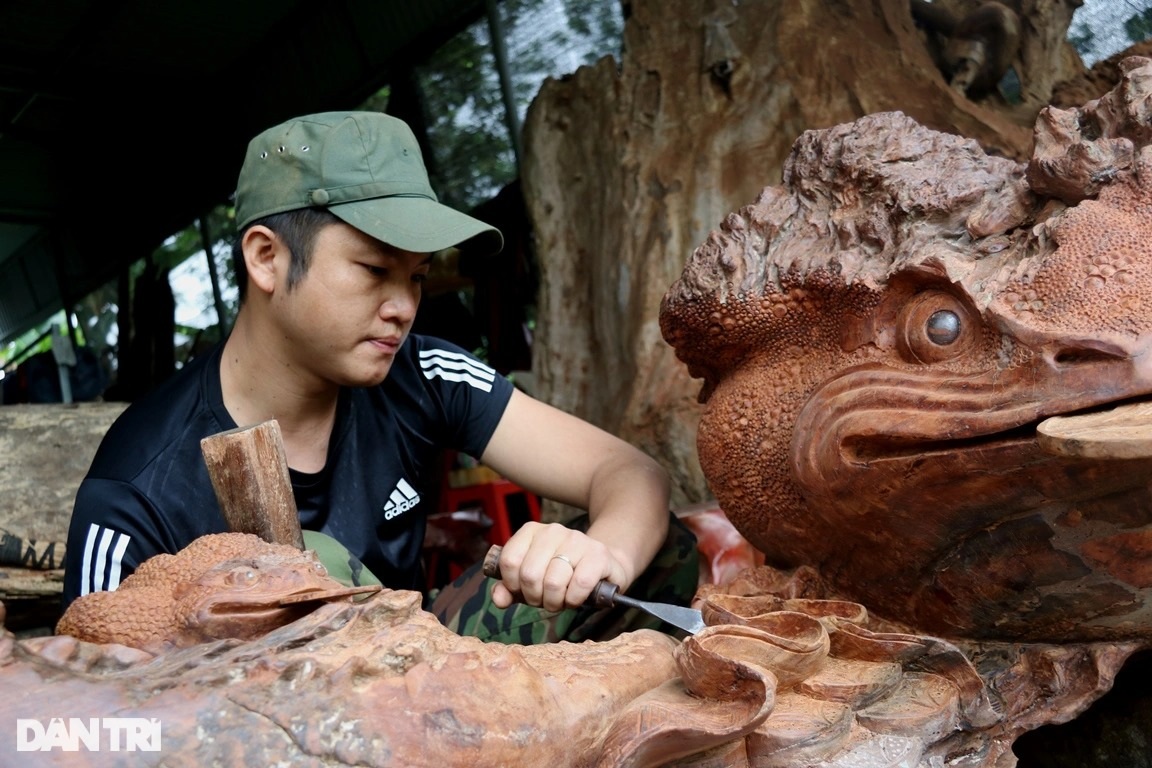 Cú bẻ lái tài lộc của chàng trai mê điêu khắc - 1 Cú bẻ lái tài lộc của chàng trai mê điêu khắc - 1