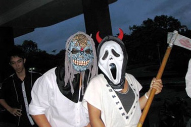 Vui Halloween 2010 hướng về miền Trung