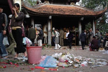 Vui buồn lễ hội đầu Xuân