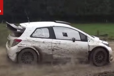 Chớ coi thường Yaris!