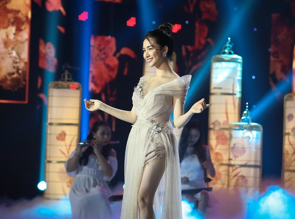 Vợ chồng Đông Nhi – Ông Cao Thắng lần đầu tiên song ca sau kết hôn - 13 Vợ chồng Đông Nhi – Ông Cao Thắng lần đầu tiên song ca sau kết hôn - 13