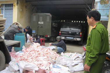 Tiêu hủy trên một tấn bột ngọt giả