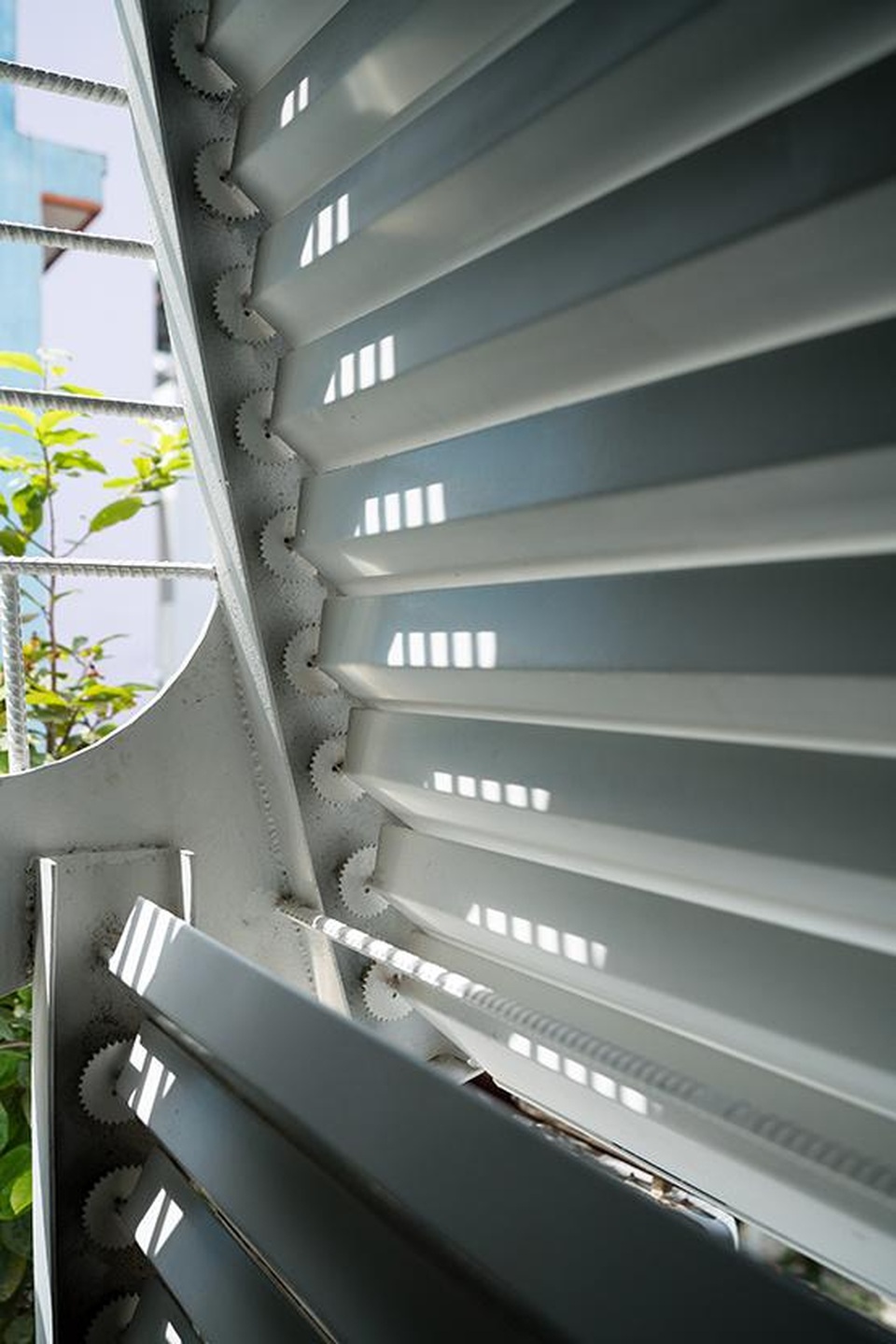 Nhà ở Sài Gòn có mái cong vút, nơi có thể tiếp khách cả ngày không chán - 3 Nhà ở Sài Gòn có mái cong vút, nơi có thể tiếp khách cả ngày không chán - 3