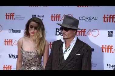 Amber Heard & Johnny Depp dự công chiếu phim Cô gái Đan Mạch