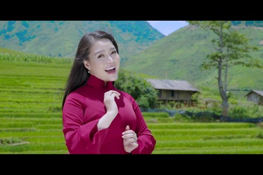 Đinh Trang hát mừng Ngày Phụ nữ Việt Nam 20/10