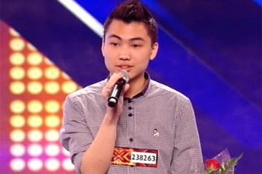 Chàng trai Việt Nam gây ấn tượng mạnh trong cuộc thi X Factor Anh quốc