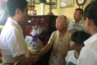 "Không gì có thể bù đắp nỗi đau mất con"