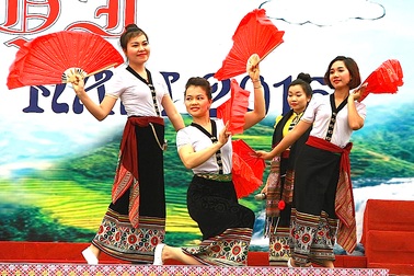 Vui hội Tến Cau Hoong