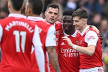 Arsenal tăng khoảng cách với Man City lên 8 điểm