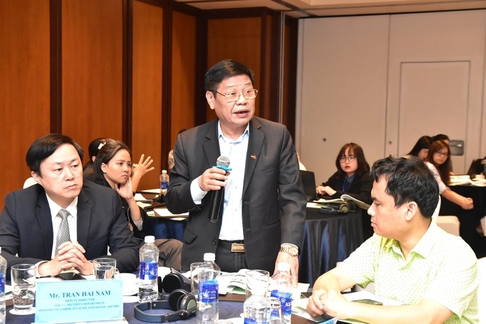 TS Nguyễn Trí Lạc, Giám đốc Sở LĐ-TB&XH Hà Tĩnh phát biểu góp ý xây dựng chính sách tại Hội thảo

