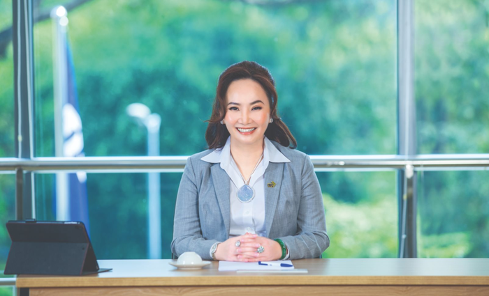 Loạt doanh nghiệp biến động thượng tầng, chuyển giao quyền lực mẹ con - 2 Loạt doanh nghiệp biến động thượng tầng, chuyển giao quyền lực mẹ con - 2