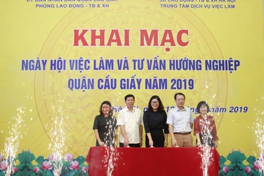 Gần 1.000 chỉ tiêu tuyển dụng tại Ngày hội việc làm và tư vấn hướng nghiệp