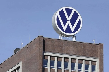 Các doanh nghiệp ô tô "nợ như chúa Chổm"