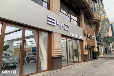 Ô tô Trung Quốc giảm giá "hủy diệt": Liệu có giống ngành xe máy trước đây?