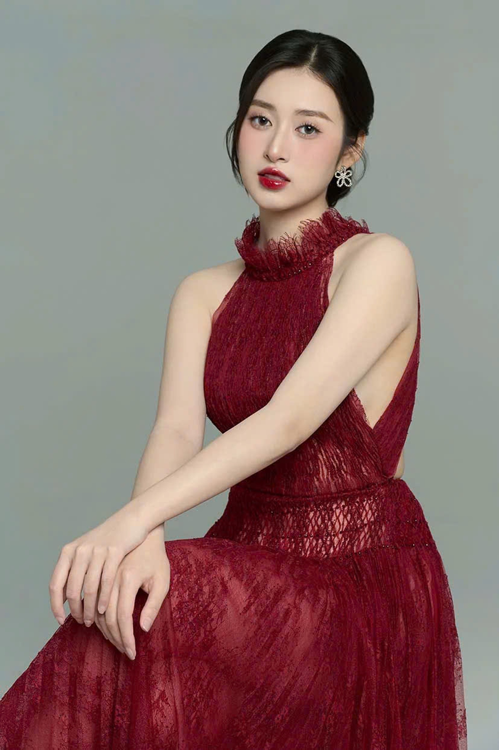 Nhan sắc đời thường của tân Hoa hậu Trái đất Việt Nam 2025 - 4