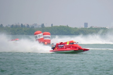 Các tay đua thuyền máy siêu tốc độ trên thế giới đến Bình Định tranh tài