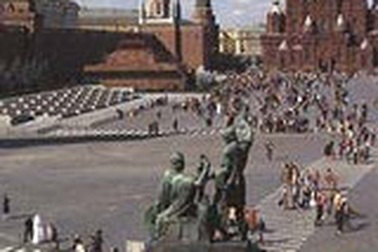 Quá khứ vệ quốc nhắc nhở người Nga, cảnh báo phương Tây 