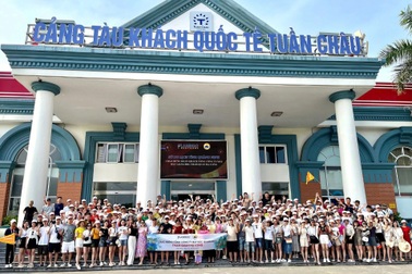 Một công ty Bắc Giang đưa 5.100 nhân viên du lịch Quảng Ninh