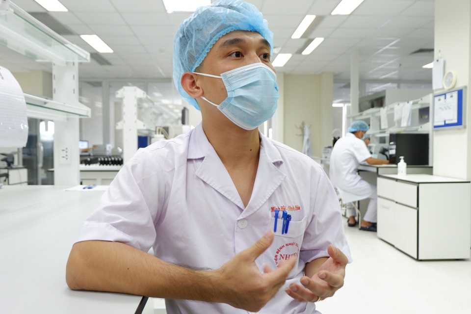 Điều ít biết về lực lượng truy tìm những đòn đánh vô hình của Covid-19 - 3 Điều ít biết về lực lượng truy tìm những đòn đánh vô hình của Covid-19 - 3