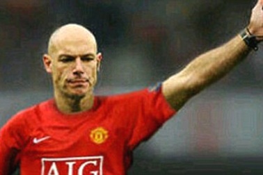 Cáo buộc trọng tài thiên vị MU, Babel lĩnh án