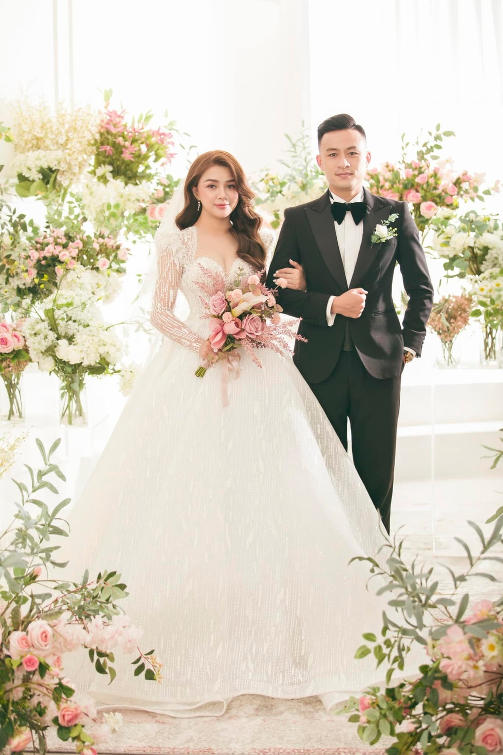 Vợ chồng Công Phượng, Bùi Tiến Dũng và dàn cầu thủ dự đám cưới Võ Huy Toàn - 2 Vợ chồng Công Phượng, Bùi Tiến Dũng và dàn cầu thủ dự đám cưới Võ Huy Toàn - 2