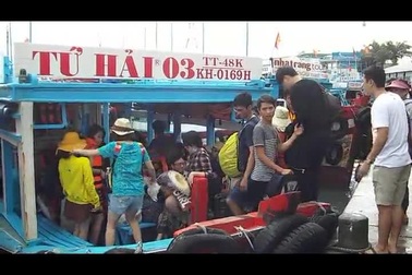 Nha Trang: Du lịch biển, đảo “hút” khách ngày đầu Tết Dương lịch