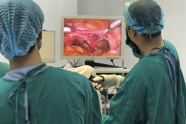 Bệnh viện Nam Thăng Long: Phẫu thuật nội soi cắt tử cung hoàn toàn bằng dao siêu âm