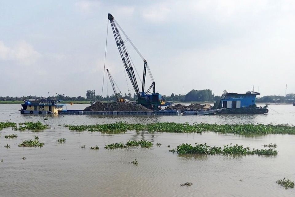 Vụ trúng thầu mỏ cát hơn 2.800 tỷ đồng: Những chi tiết ly kỳ như phim - 1 Vụ trúng thầu mỏ cát hơn 2.800 tỷ đồng: Những chi tiết ly kỳ như phim - 1