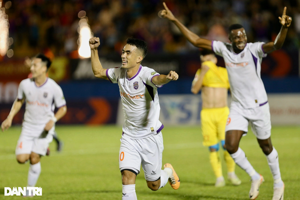 Lý do HLV Lê Huỳnh Đức chưa nói đến ngôi vô địch V-League cùng Bình Dương - 2 Lý do HLV Lê Huỳnh Đức chưa nói đến ngôi vô địch V-League cùng Bình Dương - 2