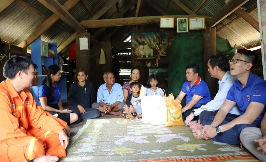Nhiều hoạt động trao gửi yêu thương đến học sinh Đắk Lắk, Đắk Nông - 2 Nhiều hoạt động trao gửi yêu thương đến học sinh Đắk Lắk, Đắk Nông - 2