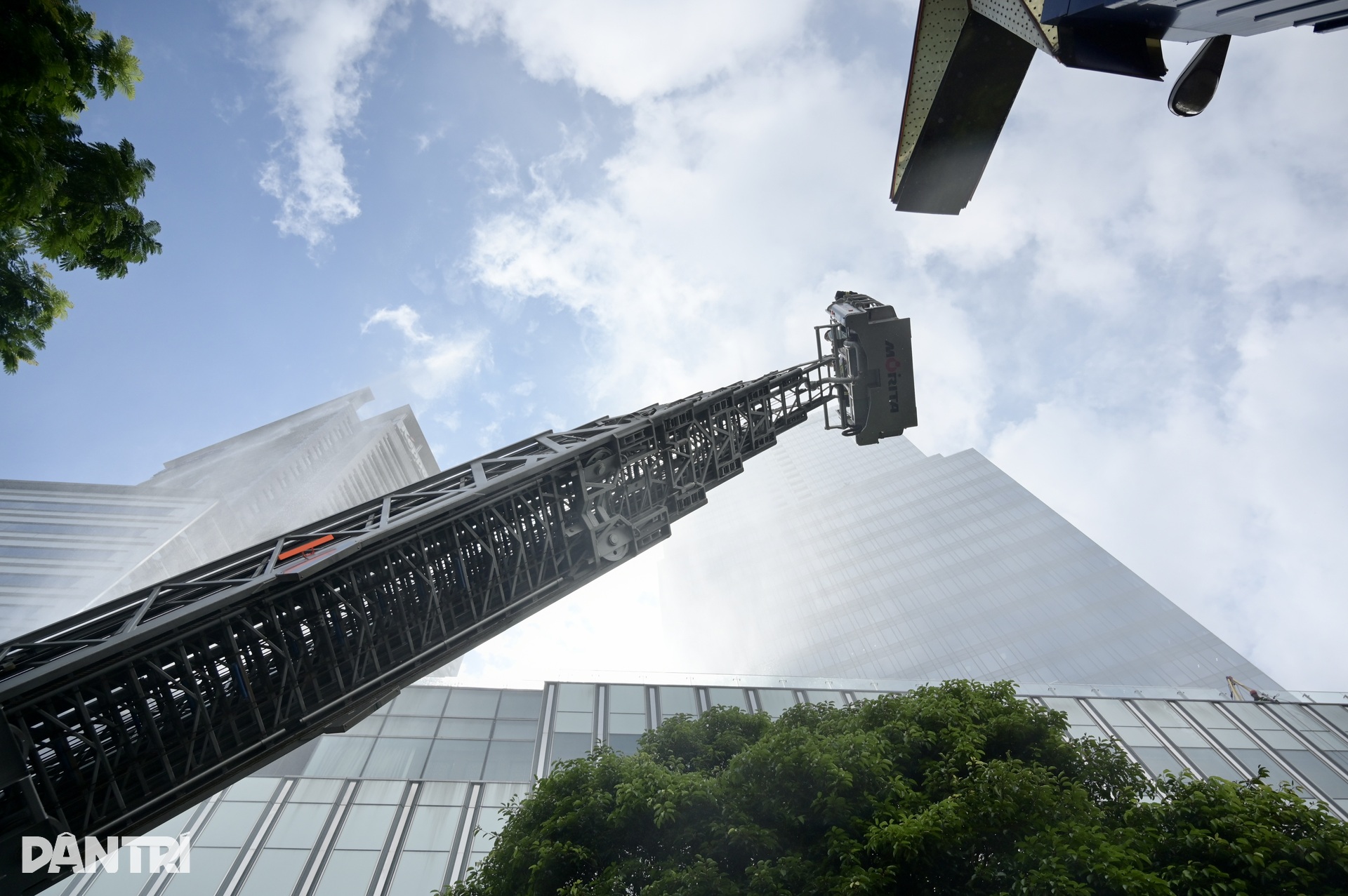 Hơn 1.300 người tham gia diễn tập chữa cháy tại tòa nhà ở trung tâm TPHCM - 7 Hơn 1.300 người tham gia diễn tập chữa cháy tại tòa nhà ở trung tâm TPHCM - 7