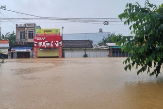 Nước sông Thu Bồn vượt đỉnh lũ "đại hồng thủy" năm 1964