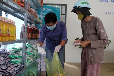 “Siêu thị 0 đồng” - Siêu thị hạnh phúc của người nghèo!