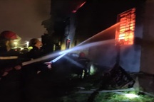 Cháy nổ lớn tại kho sơn