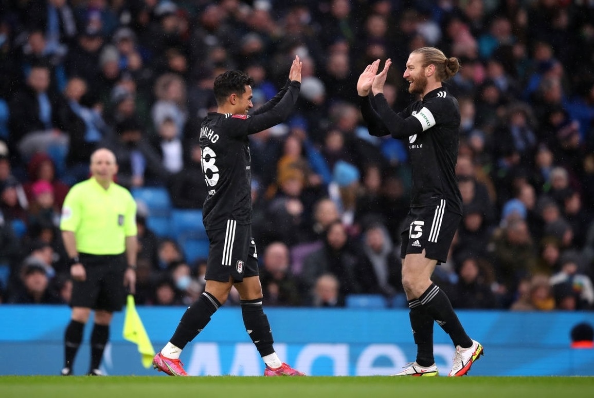 Man City phô diễn sức mạnh hủy diệt ở FA Cup - 2 Man City phô diễn sức mạnh hủy diệt ở FA Cup - 2