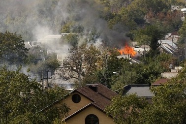 Ukraine: Phe ly khai mở chiến dịch chiếm sân bay Donetsk
