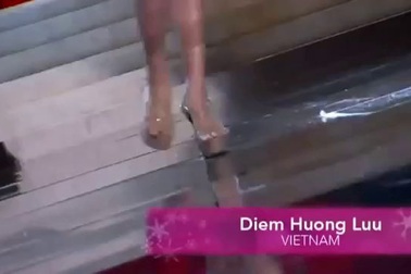 Diễm Hương trình diễn bikini tại HHHV