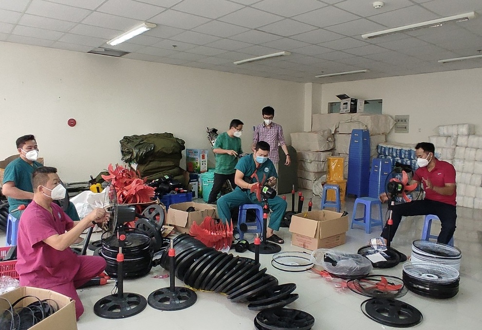 Ứng phó với Covid-19 chủng Omicron, 45 y bác sĩ khẩn cấp vào BV dã chiến - 3 Ứng phó với Covid-19 chủng Omicron, 45 y bác sĩ khẩn cấp vào BV dã chiến - 3